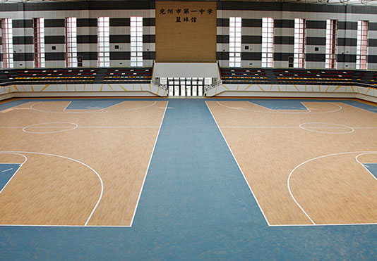 分析为什么选择郑州悬浮式拼装地板作为篮球场的使用地板