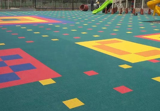 幼儿园室外悬浮拼装地板多少钱一平米呢?